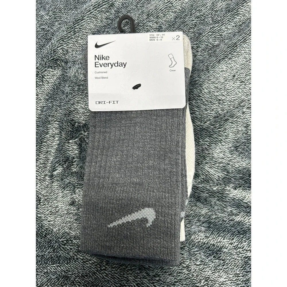 Nike Mens Size M Everyday Cushioned Wool Blend Gray Crew Socks 2 Pair